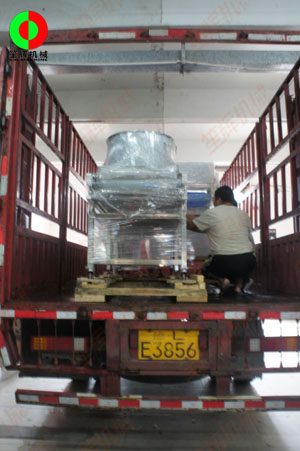 大雨影響發(fā)貨，貨車直接開進(jìn)廠房裝車也必須按期交付客戶！