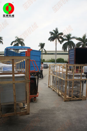 兩貨車(chē)蔬果加工機(jī)械設(shè)備發(fā)貨交付客戶(hù)！