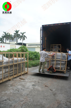 江蘇客戶訂購(gòu)的多套渦流洗菜機(jī)組裝車發(fā)貨！