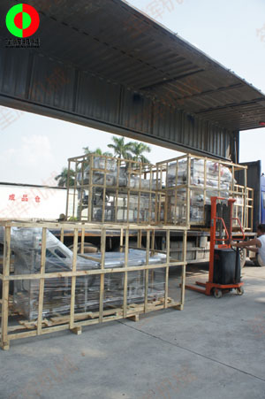 某地經(jīng)銷商定購的無損洗菜機(jī)、氣泡洗菜機(jī)及渦流清洗線由兩部專車發(fā)貨！